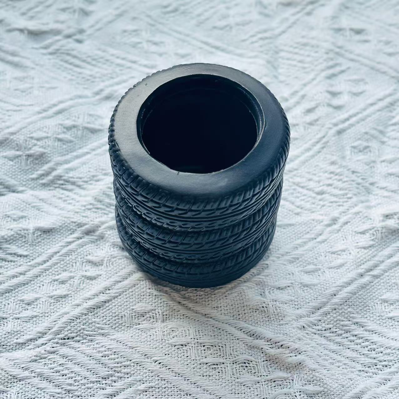 Creative Tire-Shaped Pen Holder 3-Piece Set – Multifunctional Desk Organizer for Stationery, Makeup Brushes, and Home Office Decoration